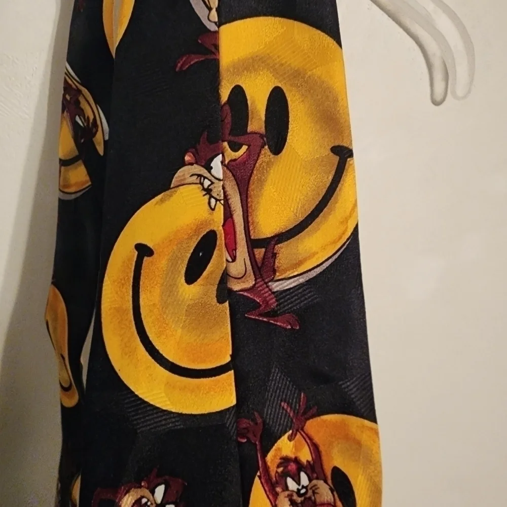 Vintage 1996 Taz Tasmanian Devil Smiley Face Looney Tunes Tie (loose thread tag)